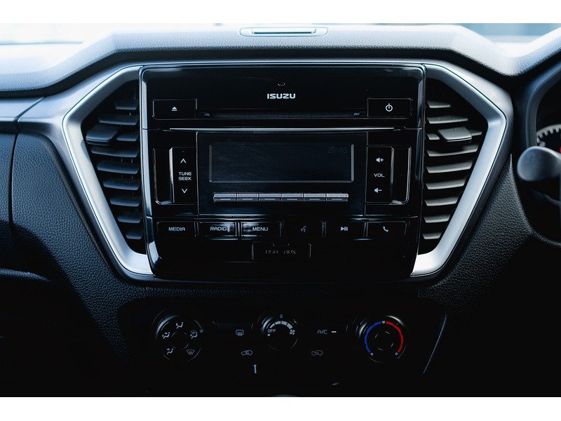 Used Isuzu D-Max 2021 for sale - 76884455: Photo 35