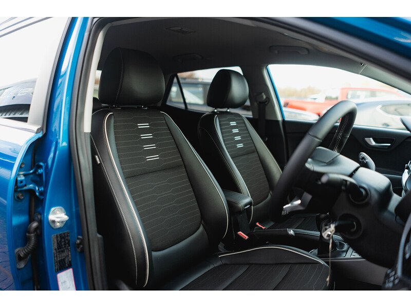 Used Kia Stonic 2022 for sale - 77365255: Photo 2