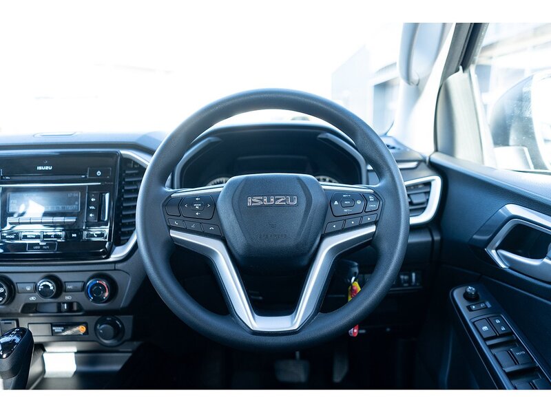 Used Isuzu D-Max 2023 for sale - 76825779: Photo 32