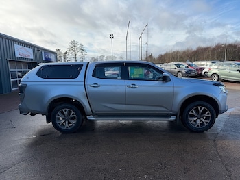 Used Isuzu D-Max 2023 for sale - 77640105: Photo