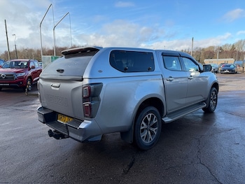 Used Isuzu D-Max 2023 for sale - 77640105: Photo