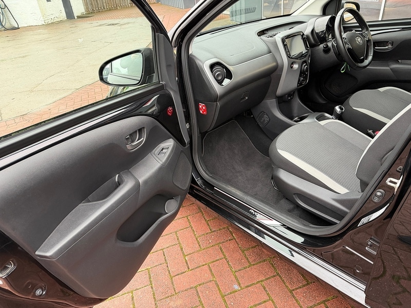 Used Toyota AYGO 2021 for sale - 76910711: Photo 23