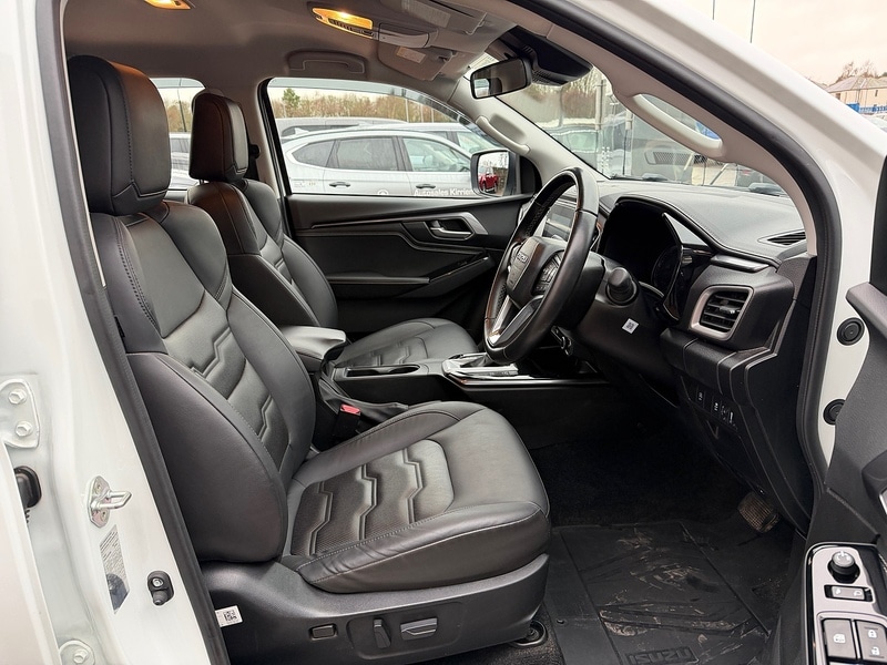 Used Isuzu D-Max 2023 for sale - 76969756: Photo 2