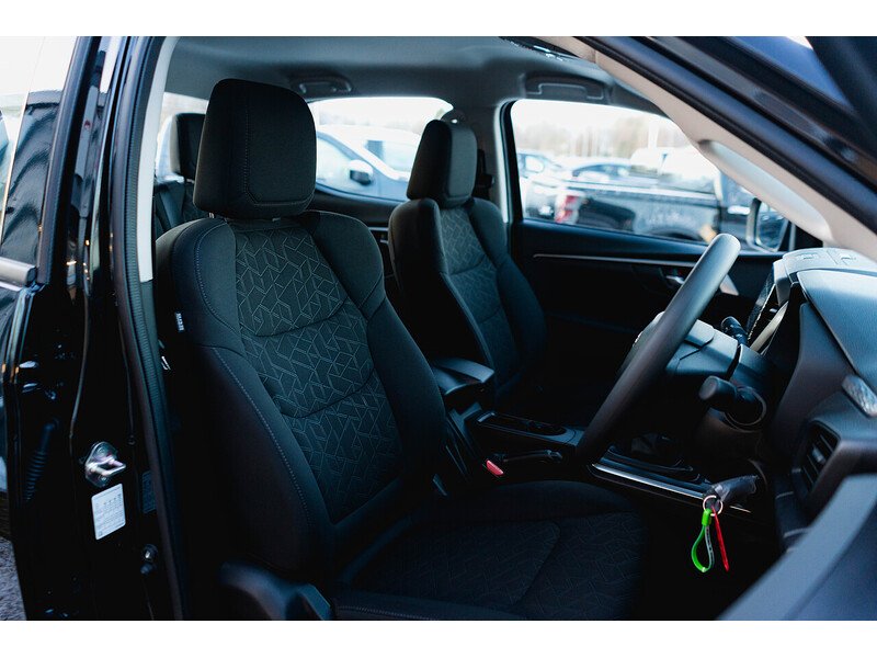 Used Isuzu D-Max 2025 for sale - 77080640: Photo 2