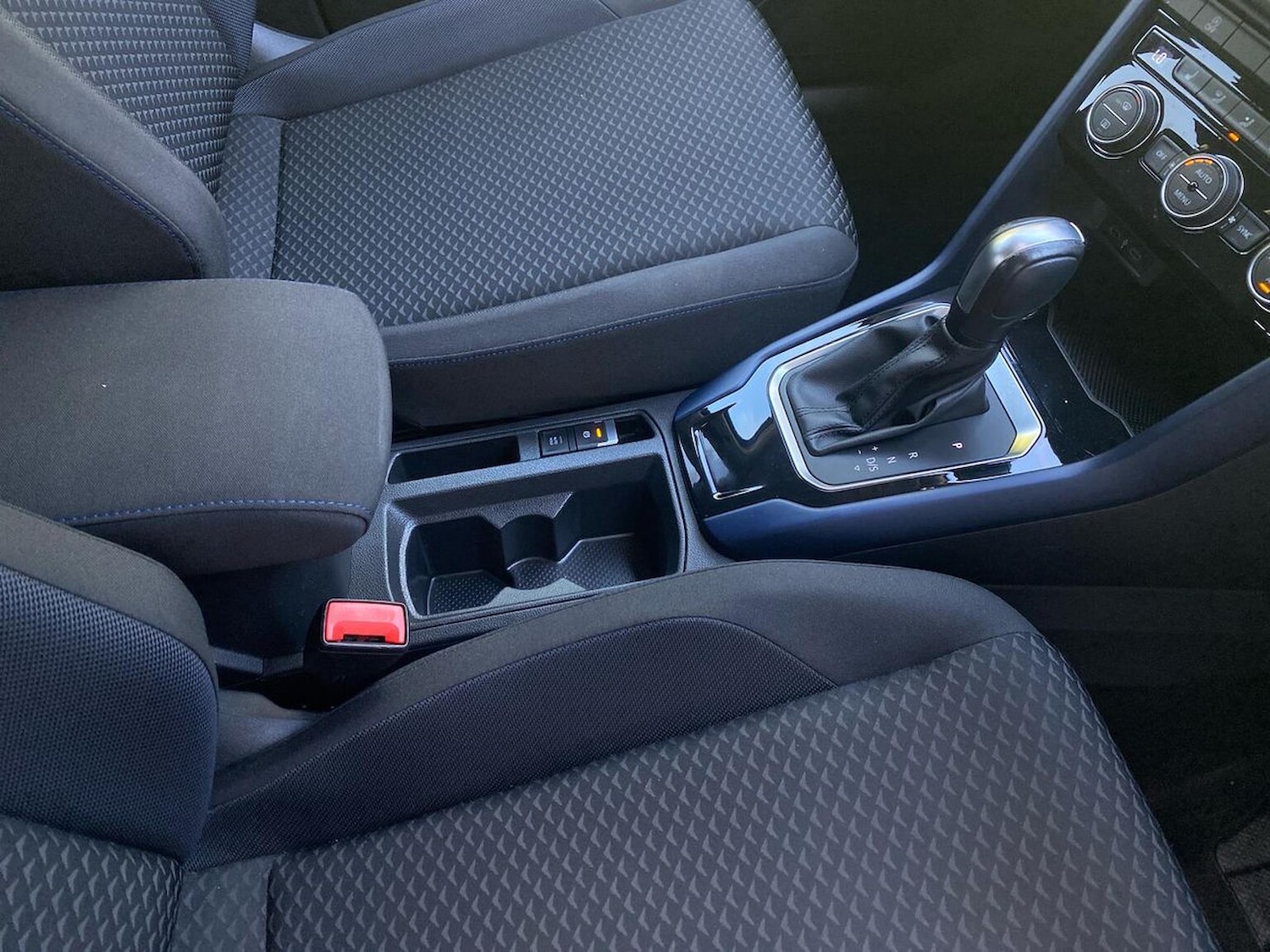 Used Volkswagen T-Roc 2021 for sale - 76114331: Photo 13