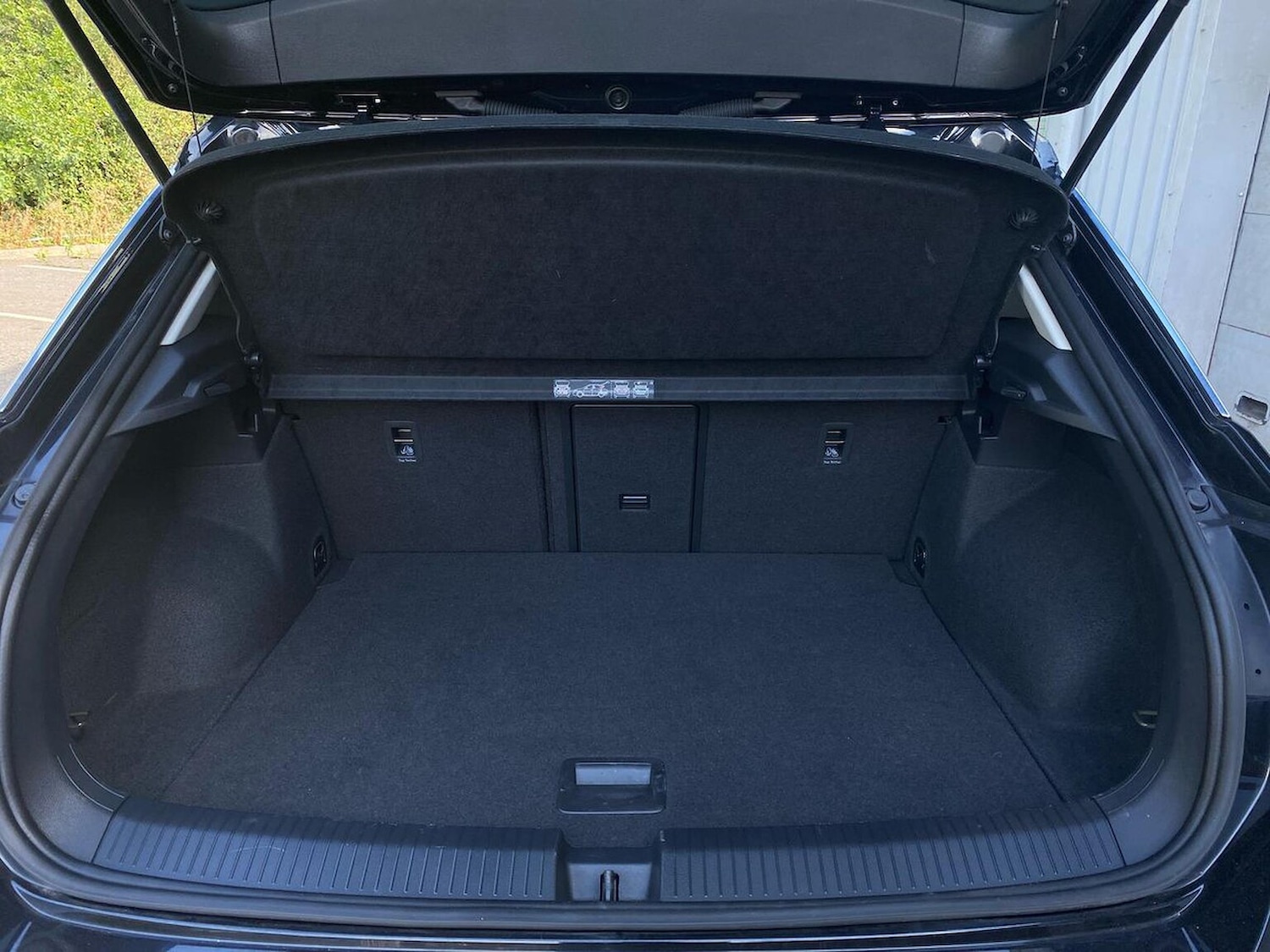 Used Volkswagen T-Roc 2021 for sale - 76114331: Photo 17