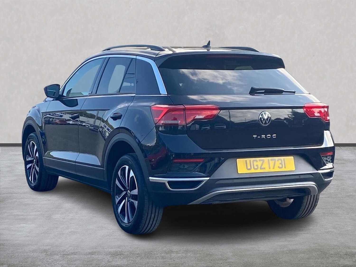 Used Volkswagen T-Roc 2021 for sale - 76114331: Photo 2