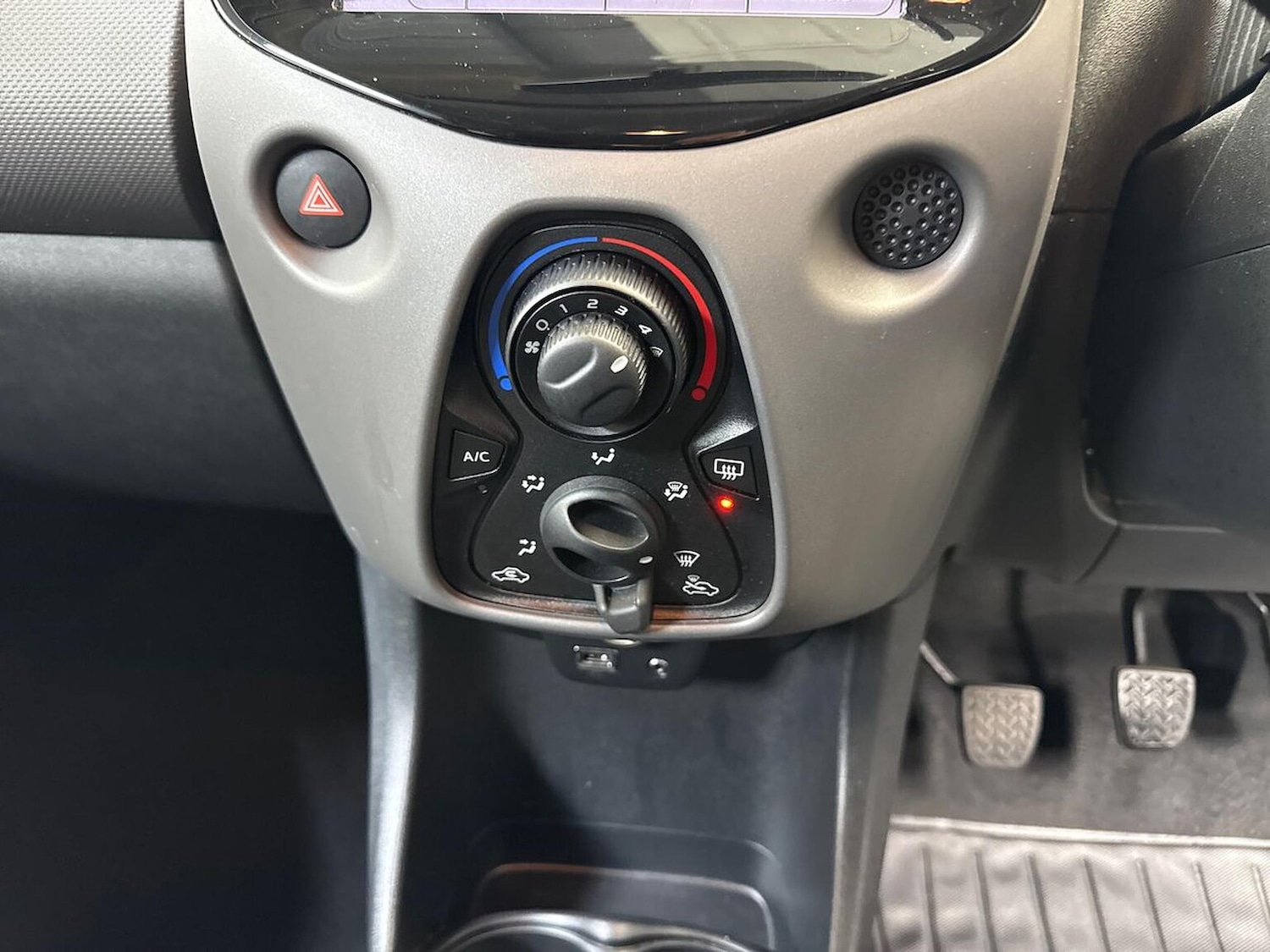 Used Peugeot 108 2022 for sale - 77676353: Photo 12