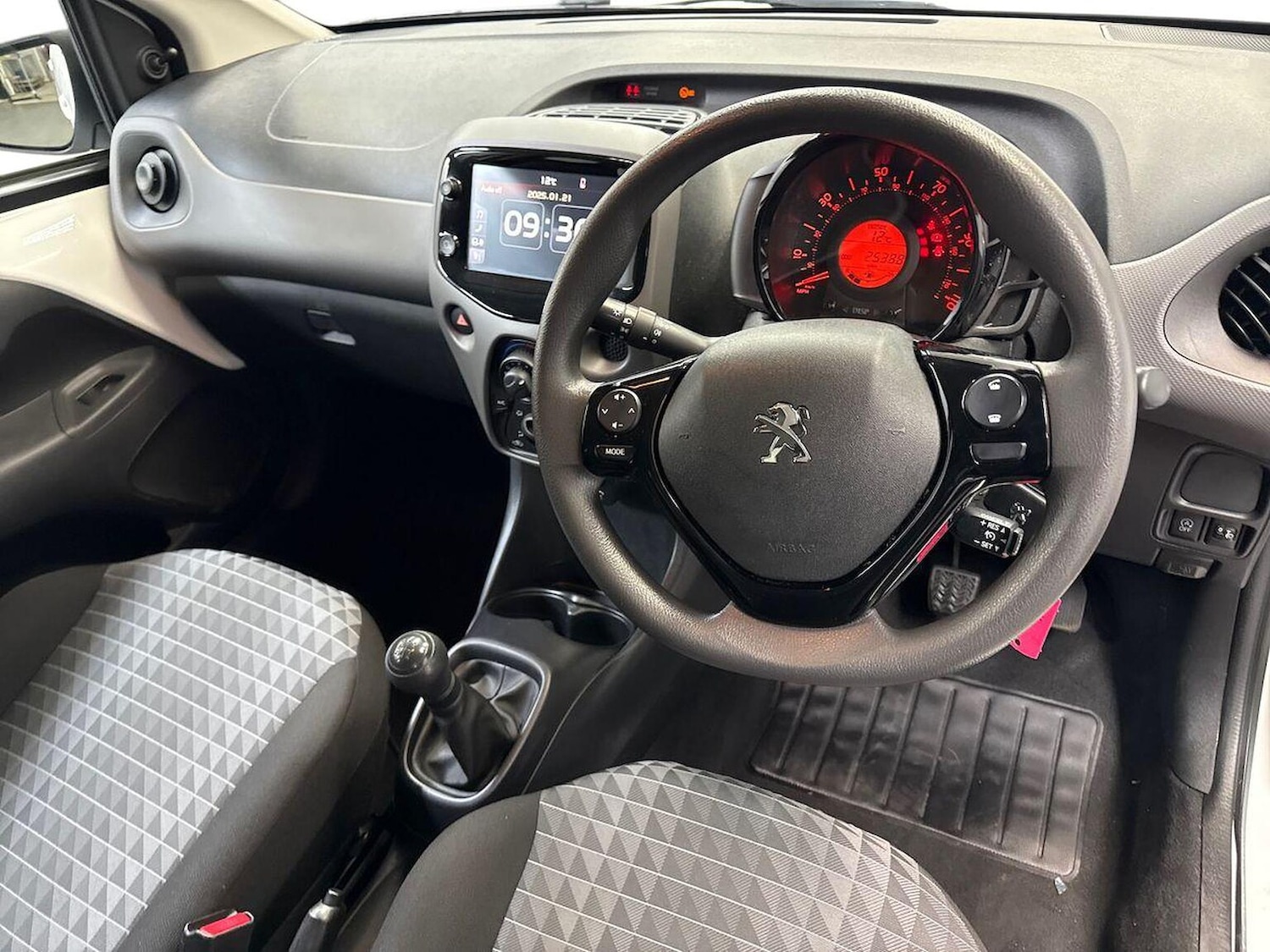 Used Peugeot 108 2022 for sale - 77676353: Photo 15