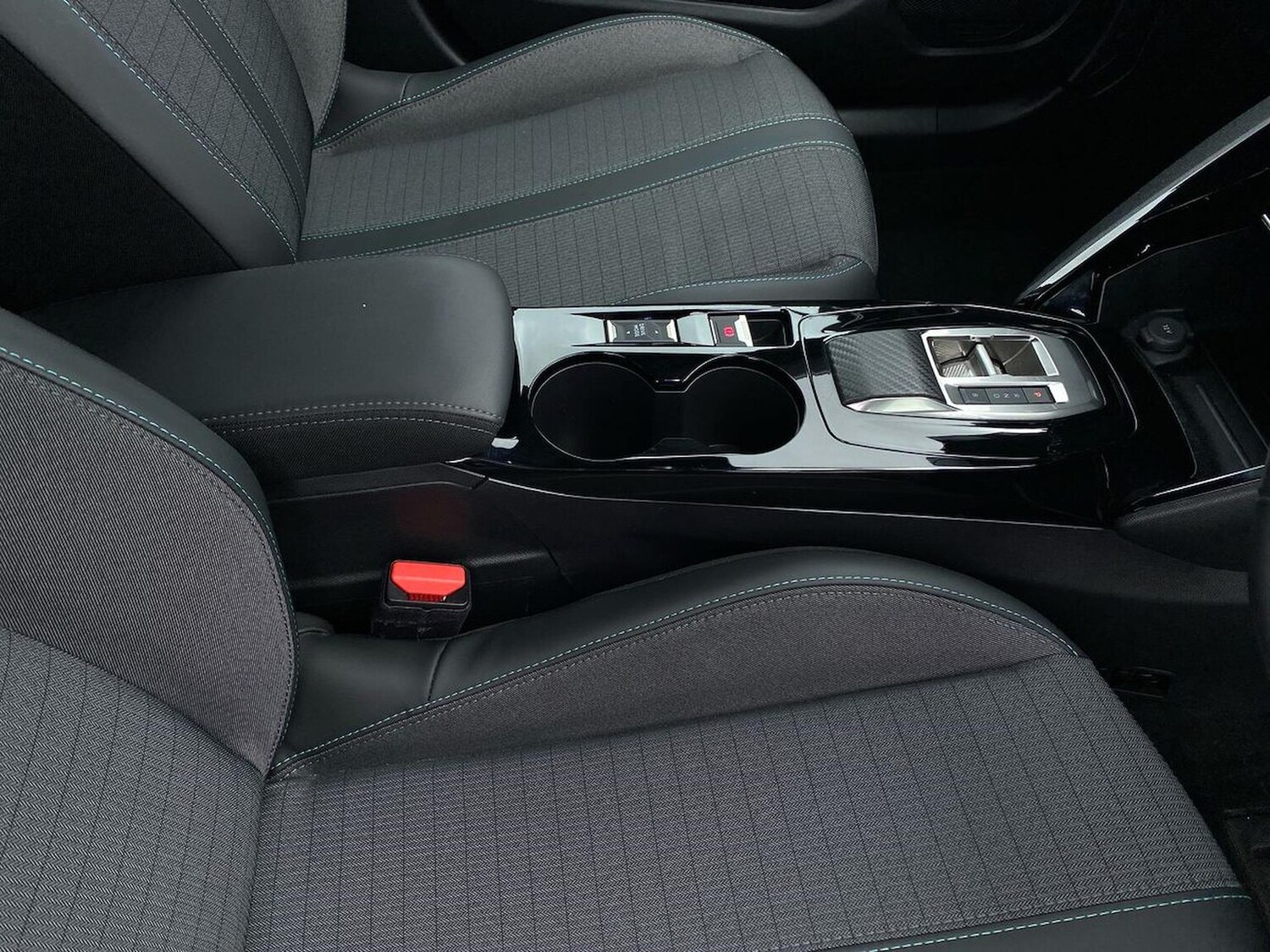 Used Peugeot 2008 2023 for sale - 78211157: Photo 15