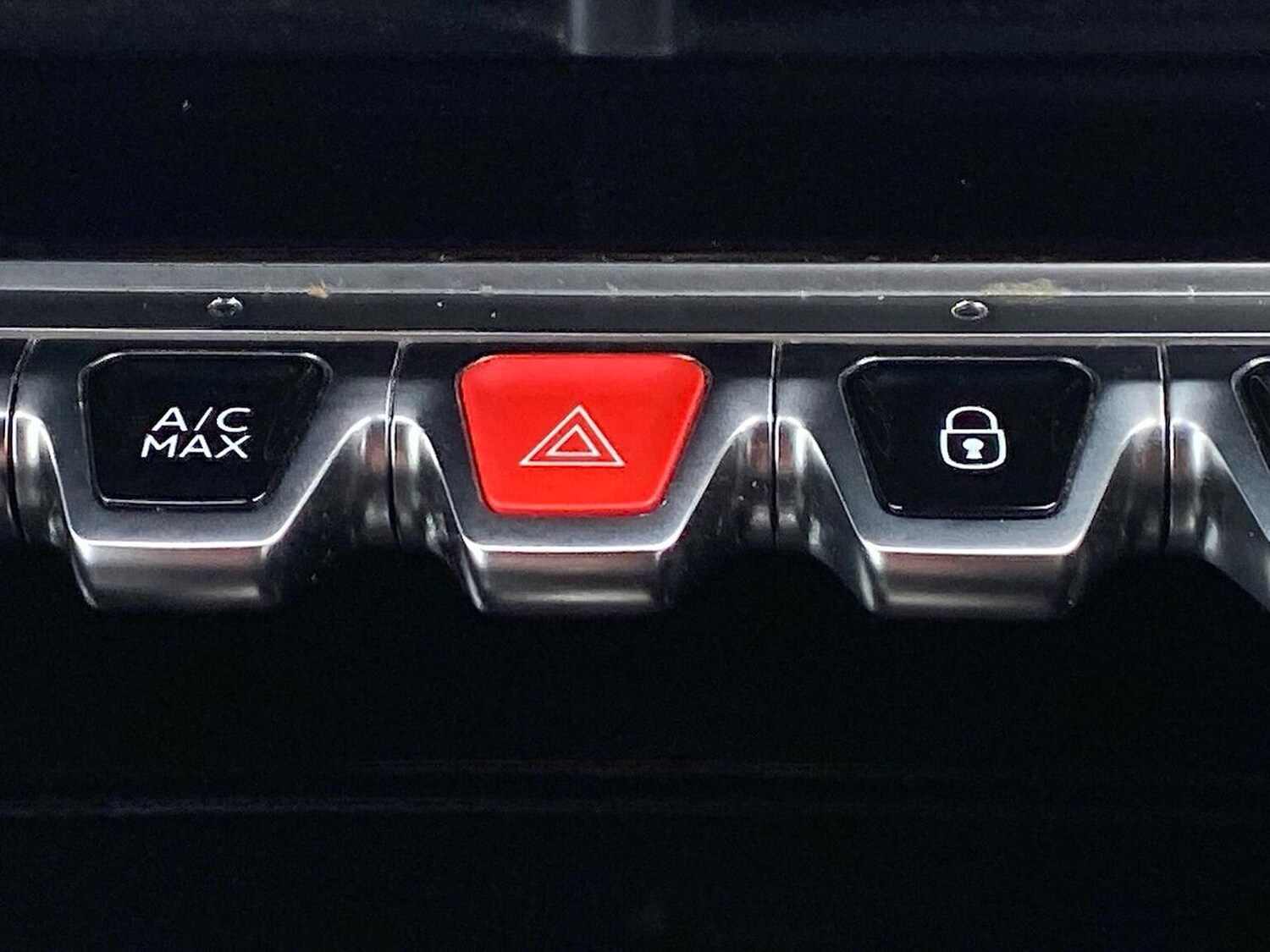 Used Peugeot 2008 2023 for sale - 78211157: Photo 24