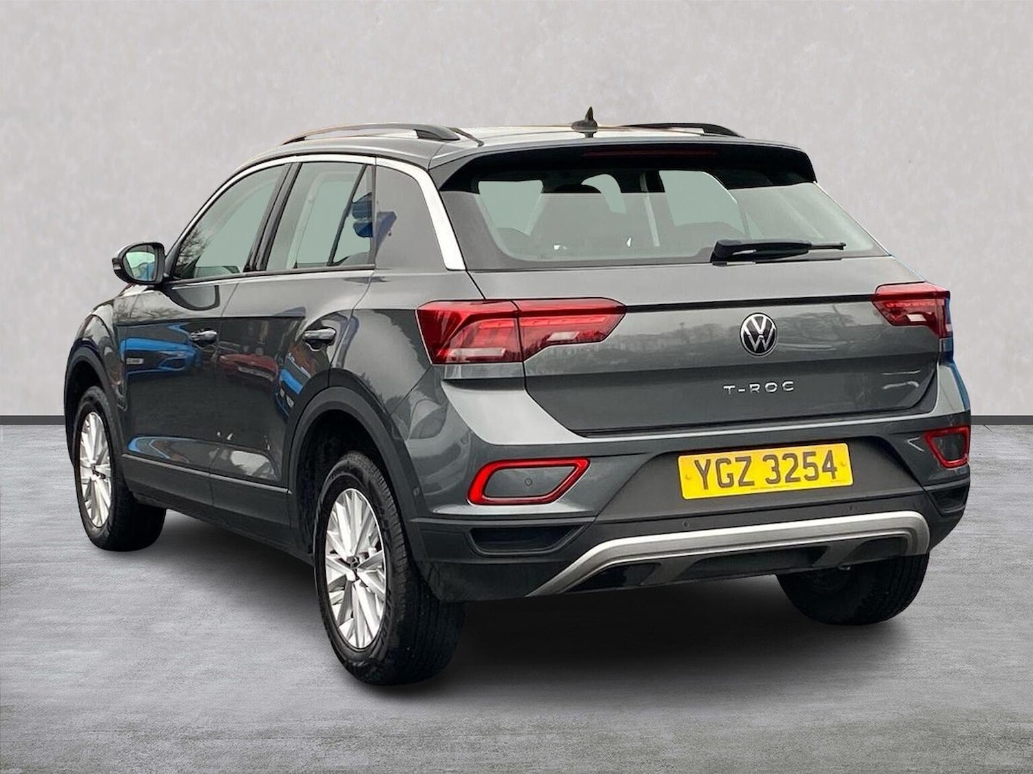 Used Volkswagen T-Roc 2022 for sale - 76807509: Photo 2