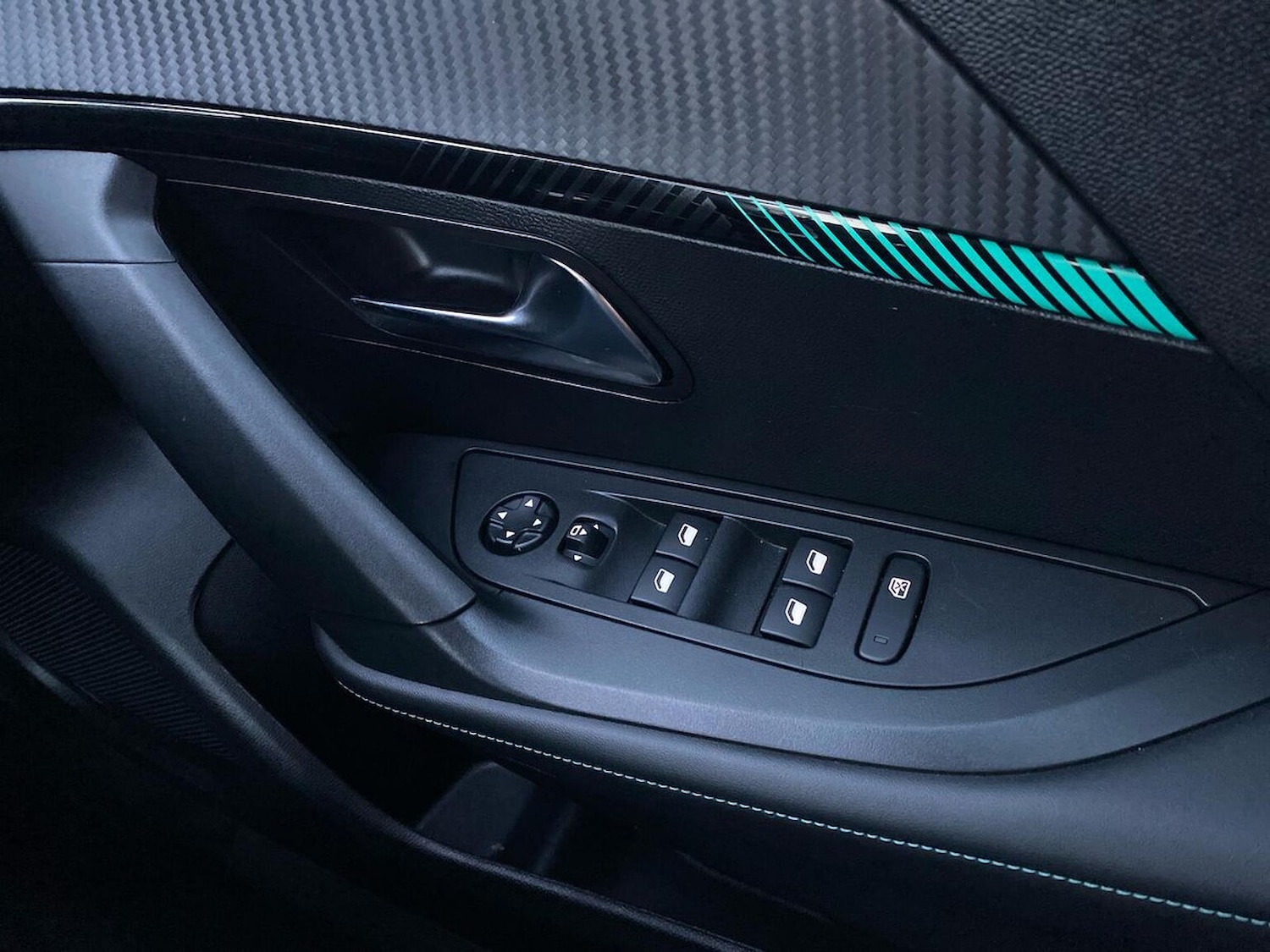 Used Peugeot 2008 2022 for sale - 77065747: Photo 21