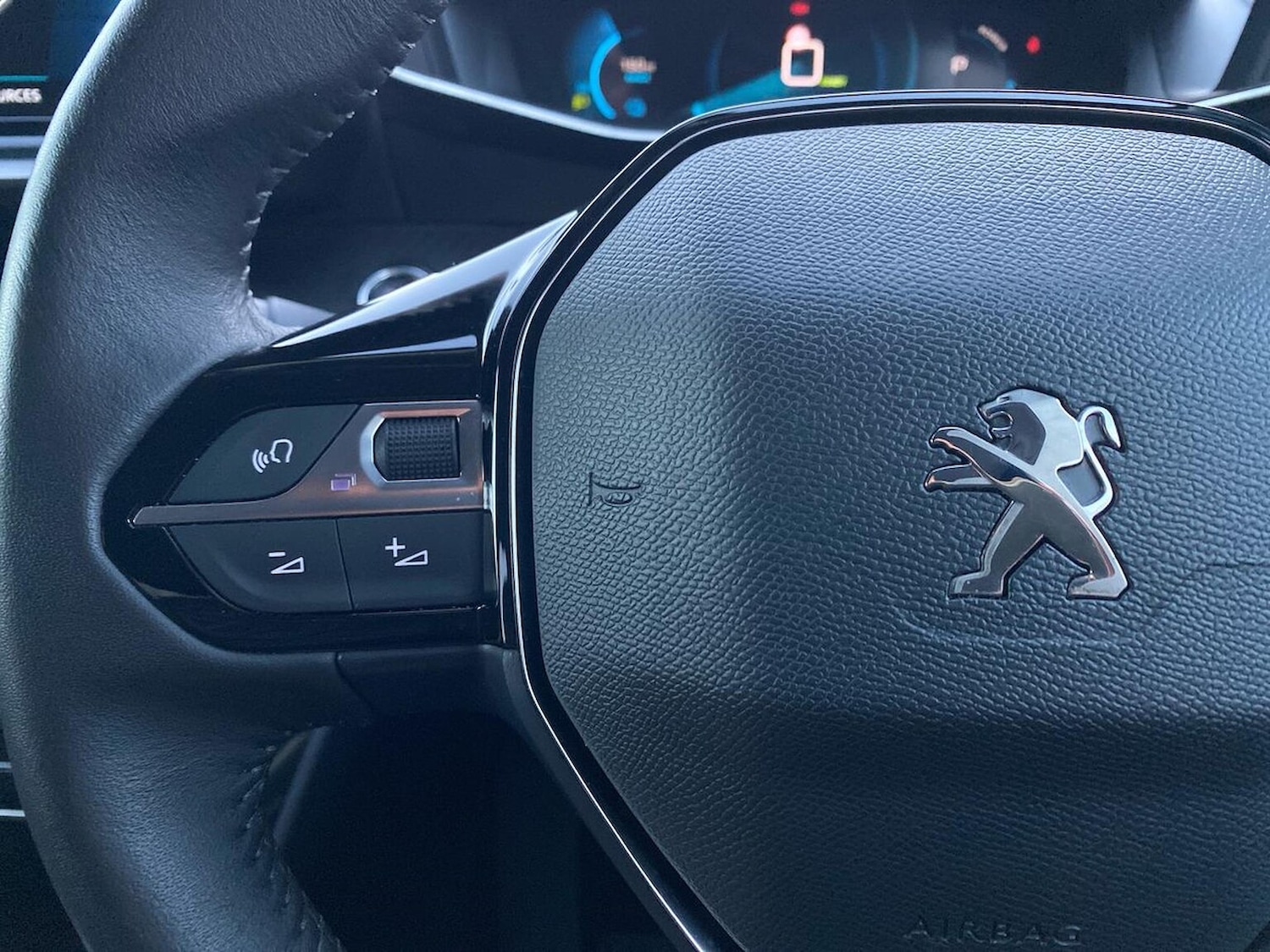 Used Peugeot 2008 2022 for sale - 77065747: Photo 26