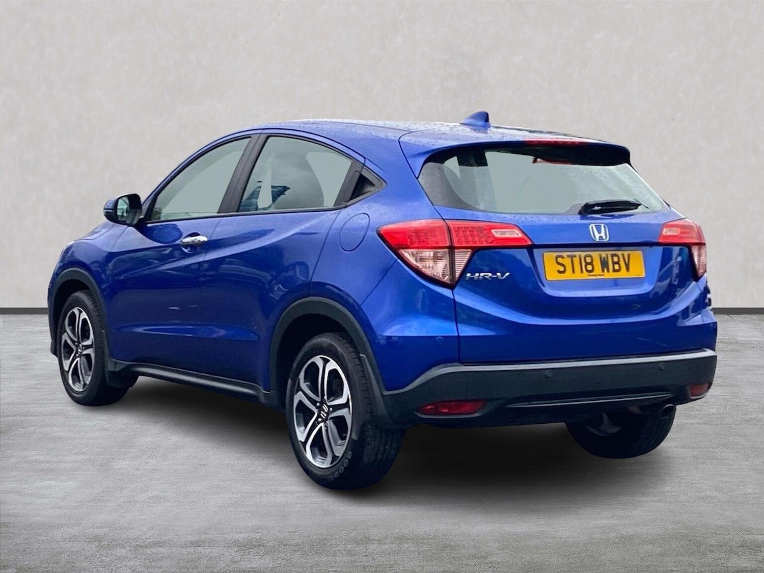 Used Honda HR-V 2018 for sale - 76035805: Photo 2