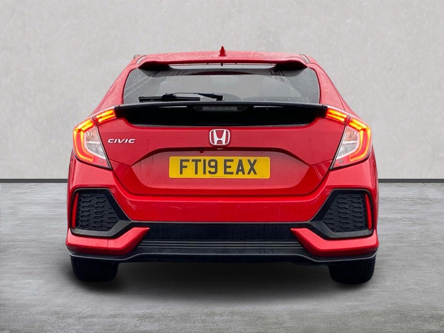 Used Honda Civic 2019 for sale - 76968963: Photo 4