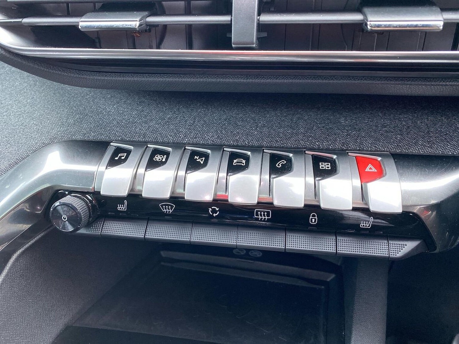 Used Peugeot 3008 2020 for sale - 76945901: Photo 12