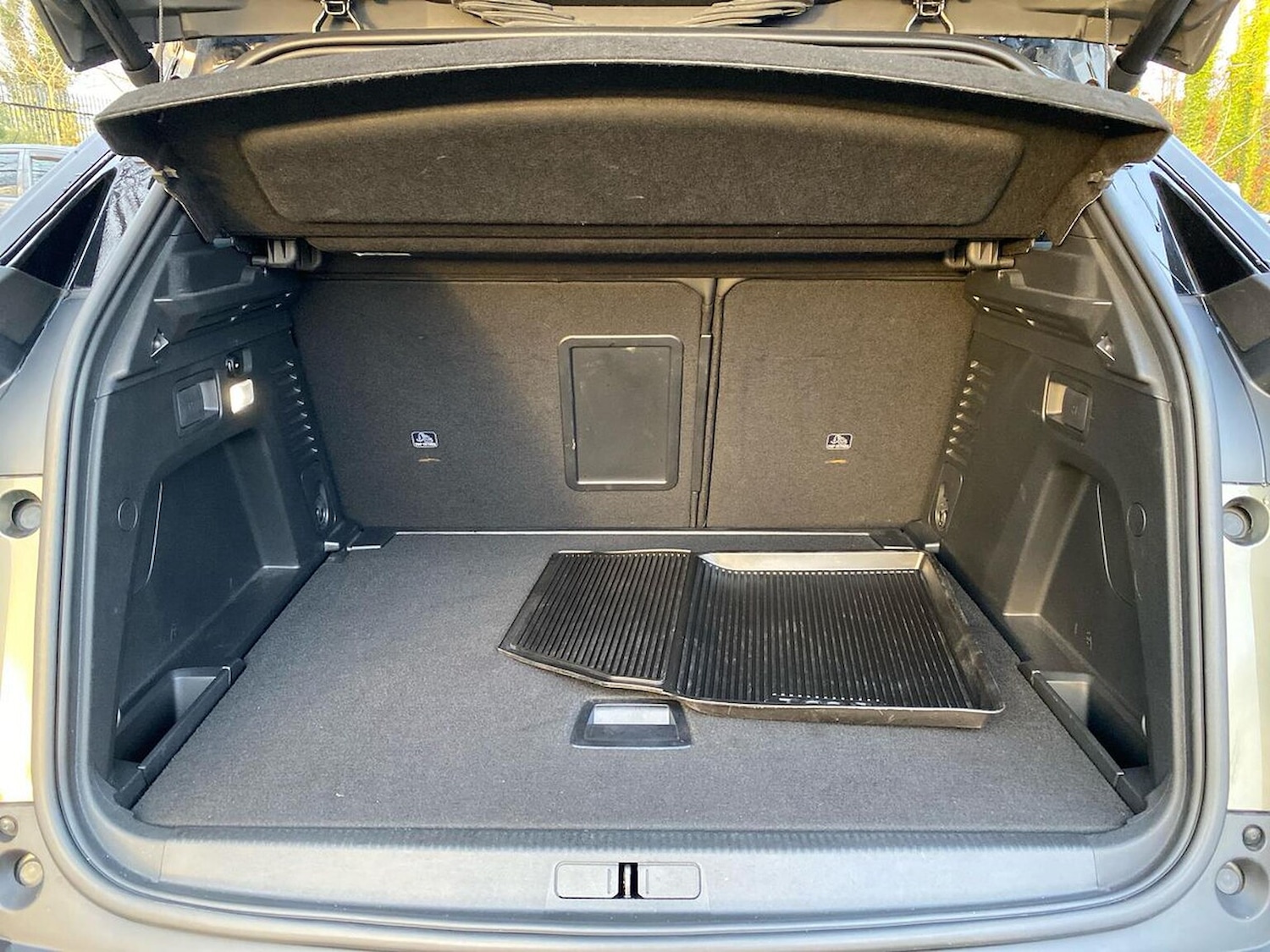 Used Peugeot 3008 2020 for sale - 76945901: Photo 17