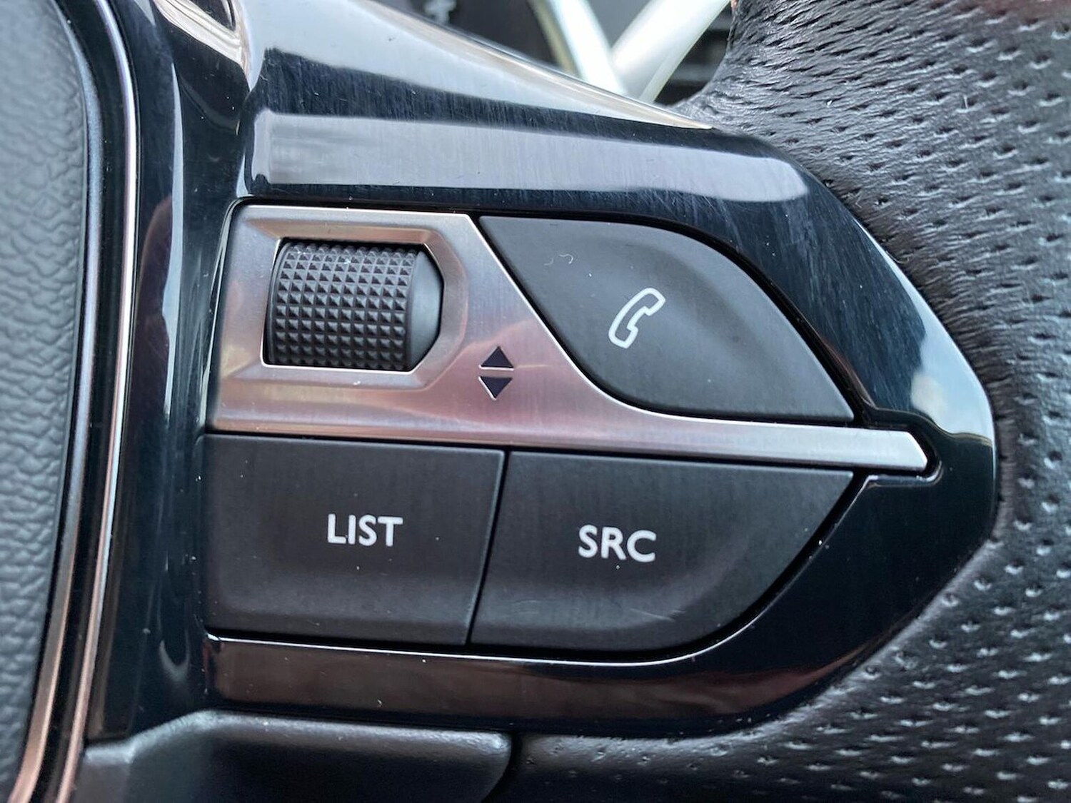 Used Peugeot 3008 2020 for sale - 76945901: Photo 26