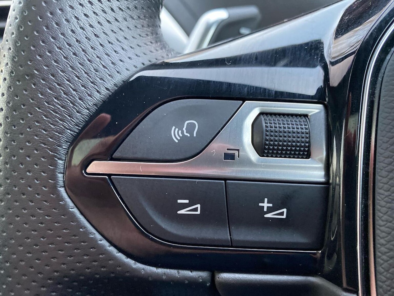 Used Peugeot 3008 2020 for sale - 76945901: Photo 27