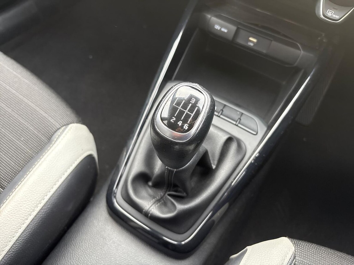 Used Kia Stonic 2021 for sale - 76541886: Photo 13