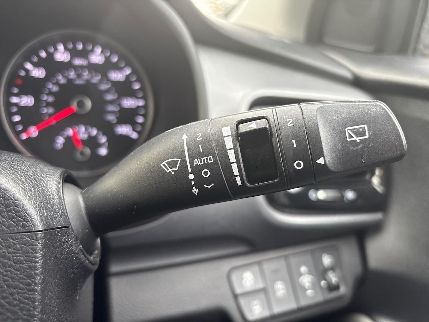 Used Kia Stonic 2021 for sale - 76541886: Photo 28