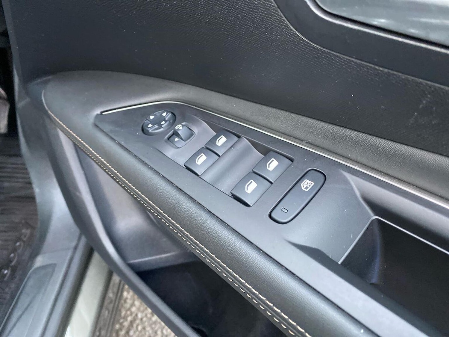 Used Peugeot 3008 2020 for sale - 76763421: Photo 21