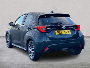 Used Toyota Yaris 2023 for sale - 77707411: Photo