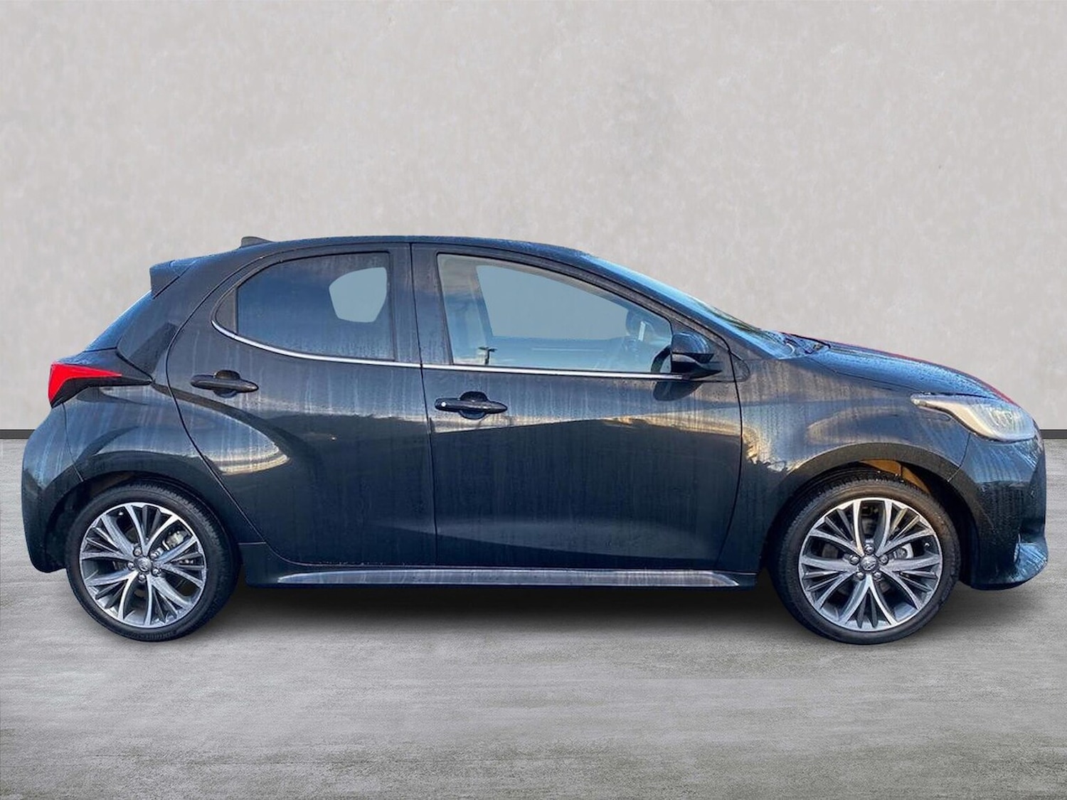 Used Toyota Yaris 2023 for sale - 77707411: Photo 3