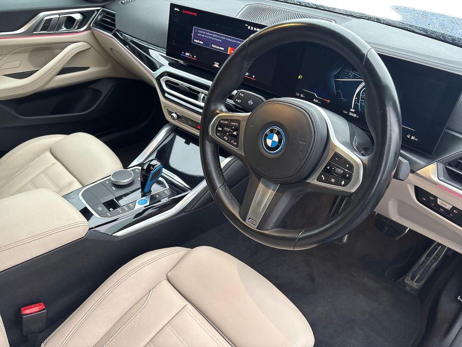 Used BMW i4 2022 for sale - 76682552: Photo 15