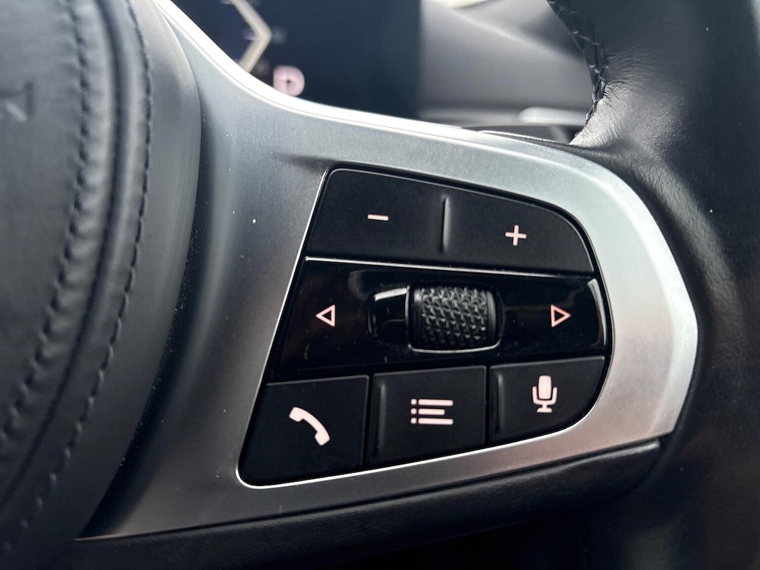 Used BMW i4 2022 for sale - 76682552: Photo 25