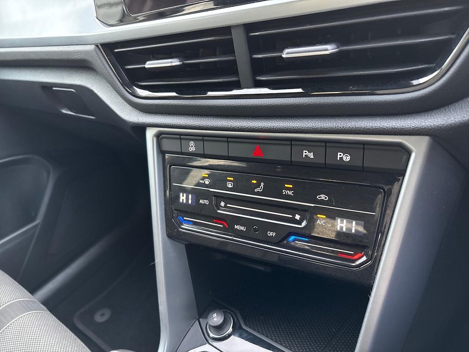 Used Volkswagen T-Roc 2022 for sale - 77489136: Photo 12