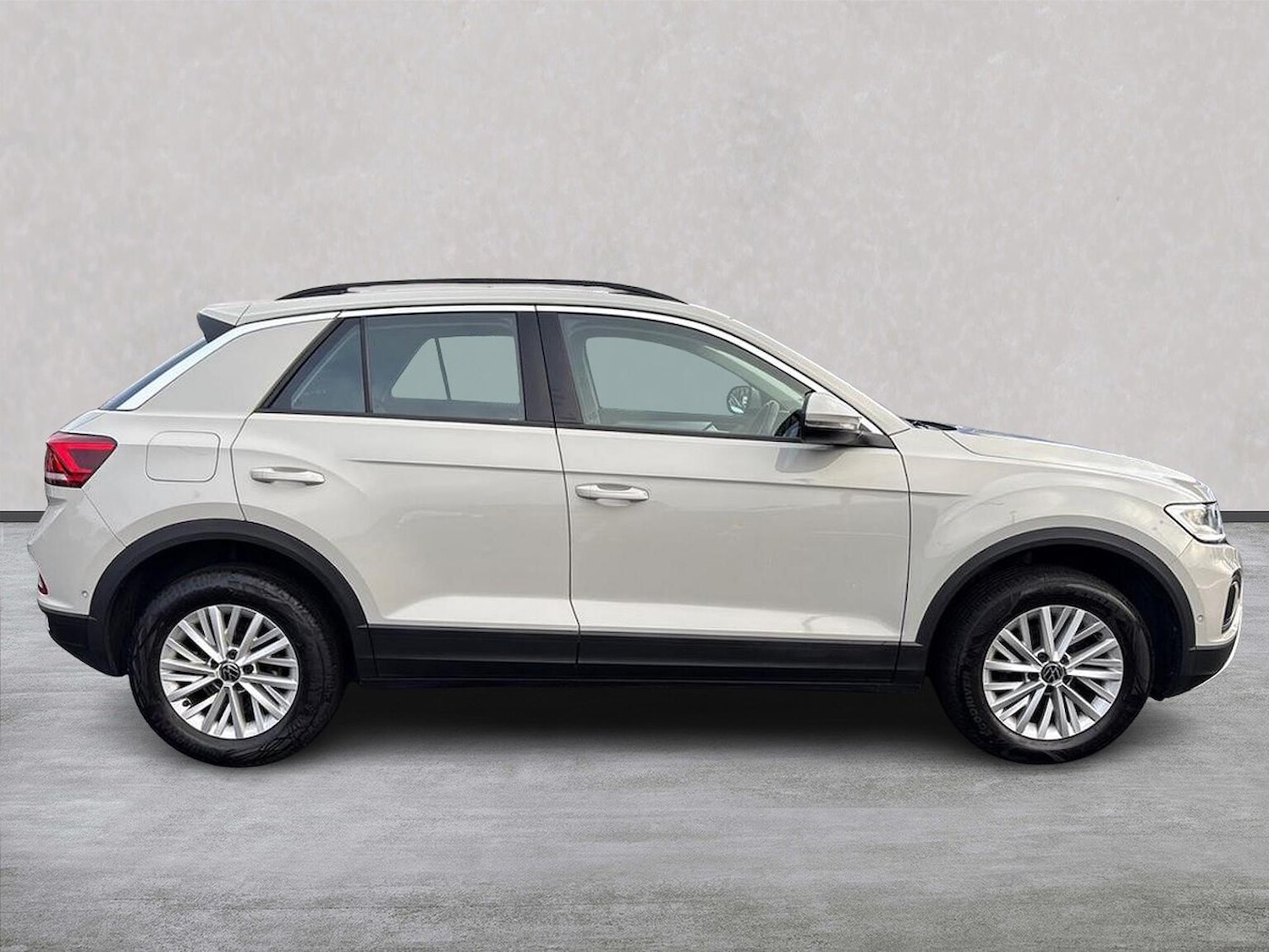 Used Volkswagen T-Roc 2022 for sale - 77489136: Photo 3