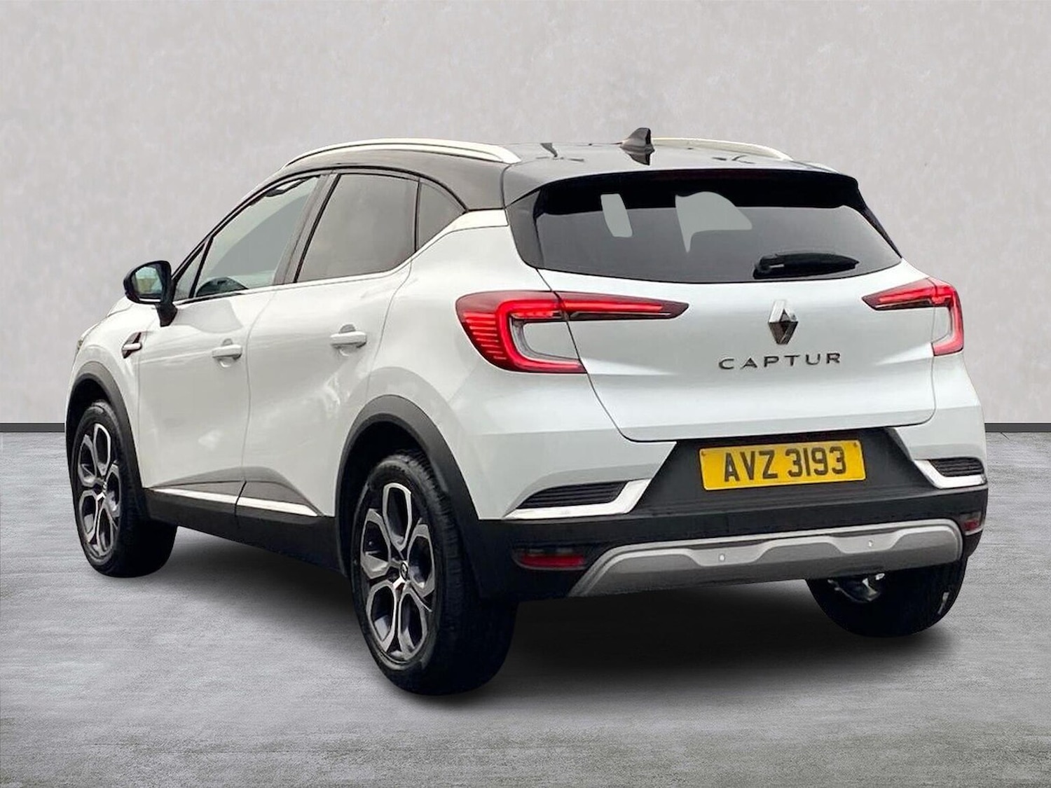 Used Renault Captur 2022 for sale - 76859233: Photo 2