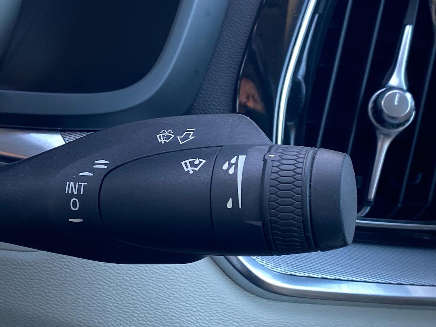 Used Volvo S60 2019 for sale - 77056775: Photo 28