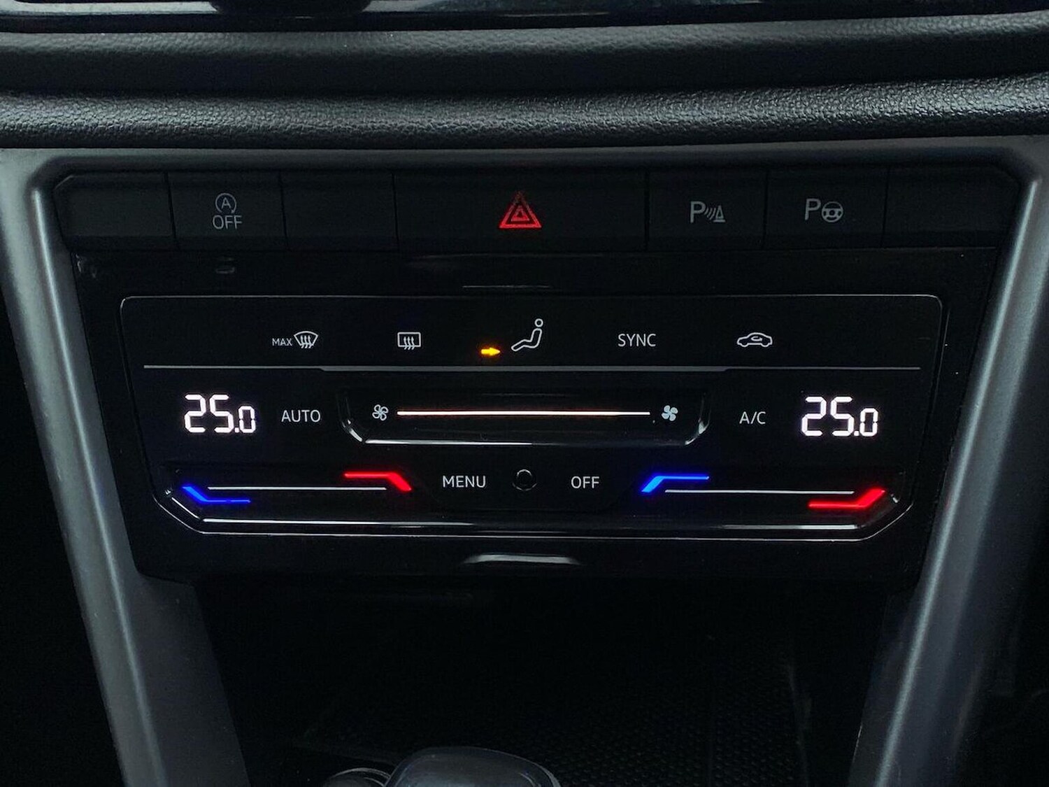 Used Volkswagen T-Roc 2023 for sale - 77701340: Photo 12