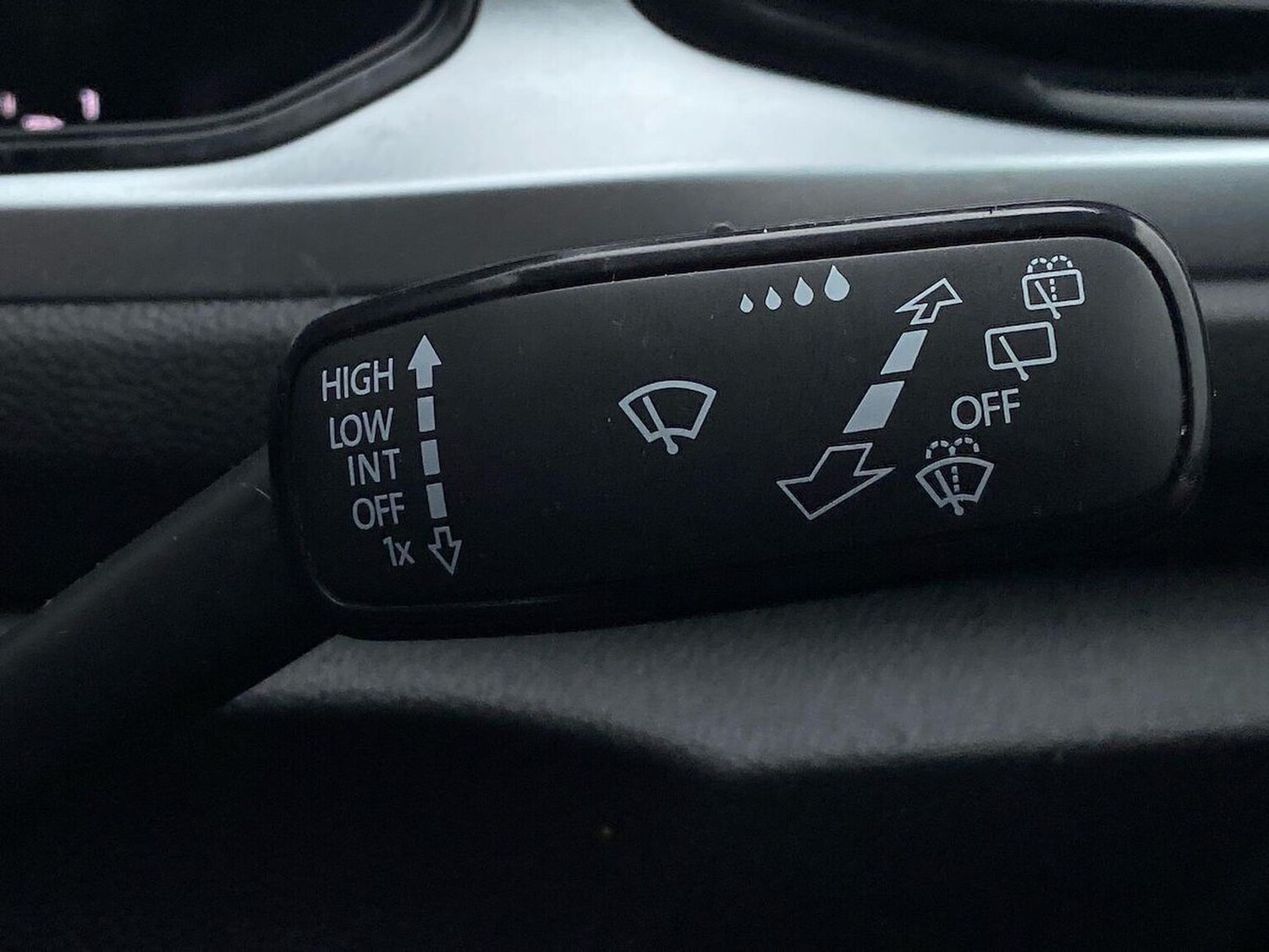 Used Volkswagen T-Roc 2023 for sale - 77701340: Photo 27