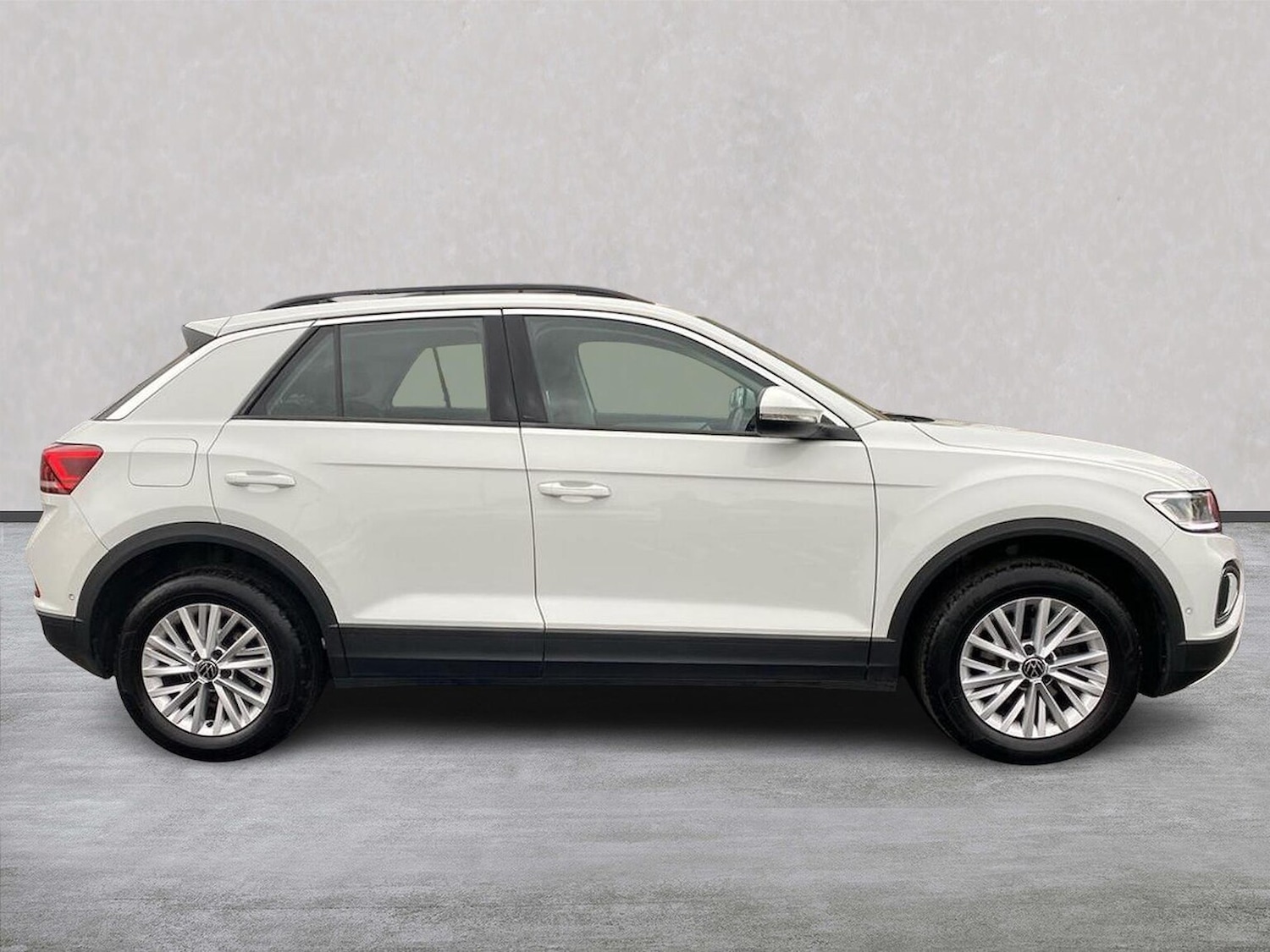 Used Volkswagen T-Roc 2023 for sale - 77701340: Photo 3