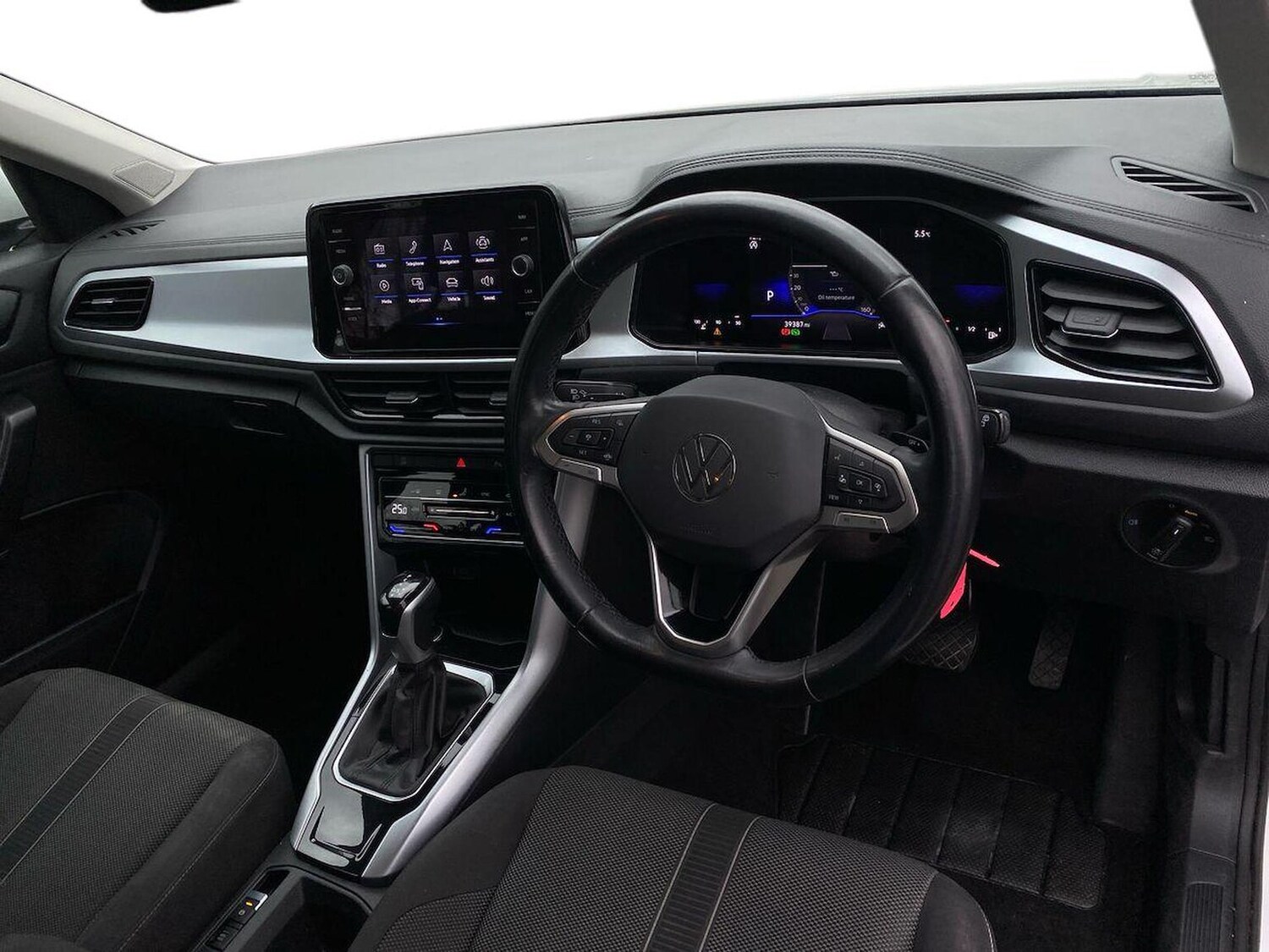 Used Volkswagen T-Roc 2023 for sale - 77701340: Photo 8