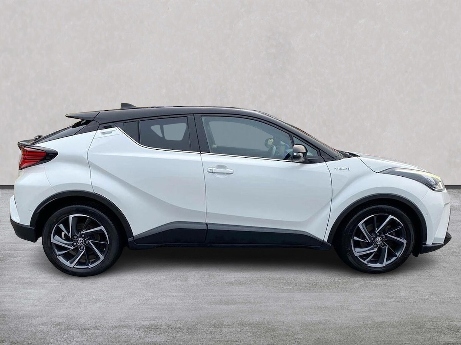 Used Toyota C-HR 2020 for sale - 76769969: Photo 3