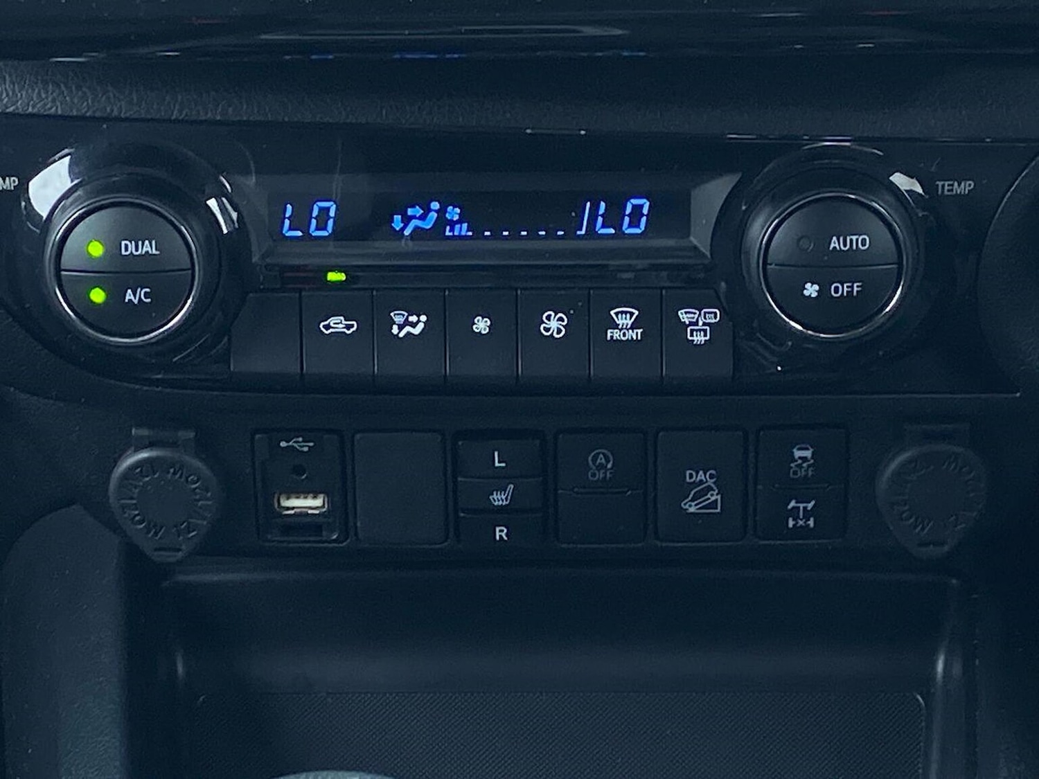 Used Toyota Hilux 2022 for sale - 76324628: Photo 12