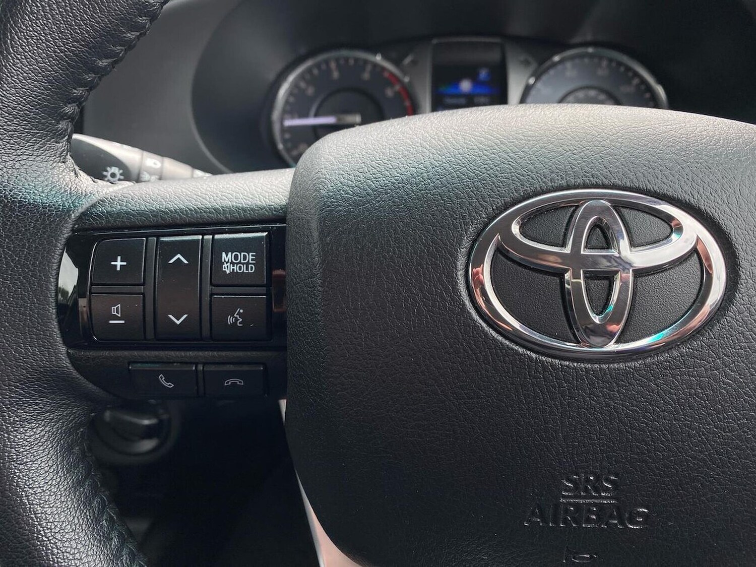 Used Toyota Hilux 2022 for sale - 76324628: Photo 26