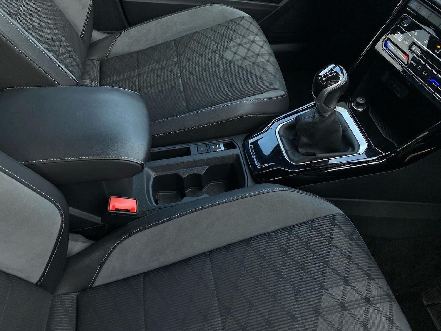 Used Volkswagen T-Roc 2023 for sale - 78198112: Photo 15