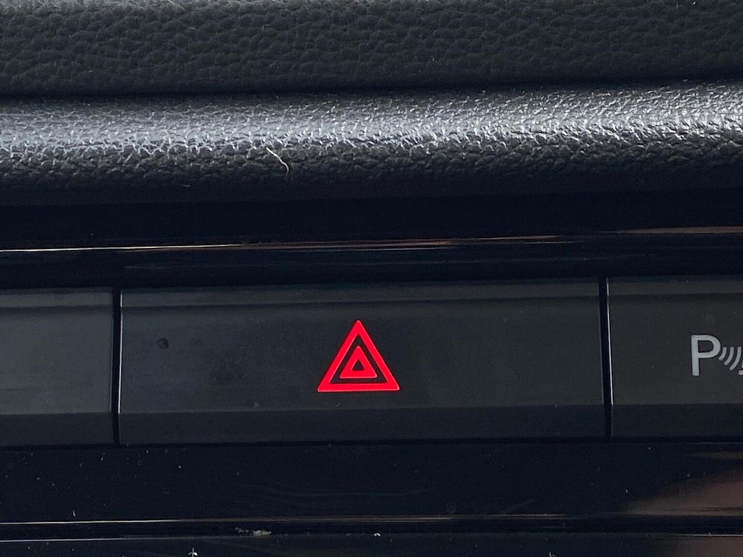 Used Volkswagen T-Roc 2023 for sale - 78198112: Photo 24