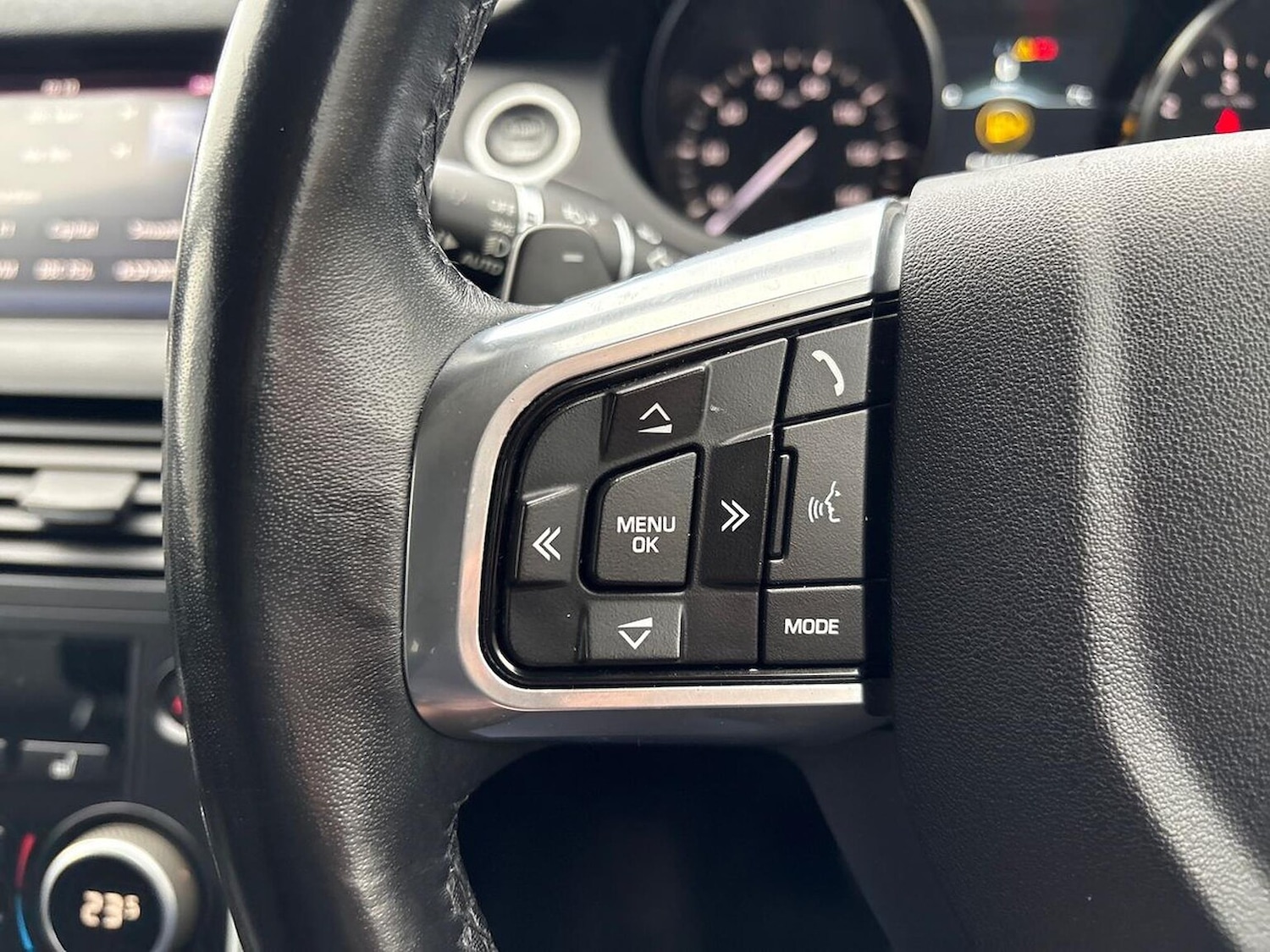 Used Land Rover Discovery Sport 2019 for sale - 76897124: Photo 25