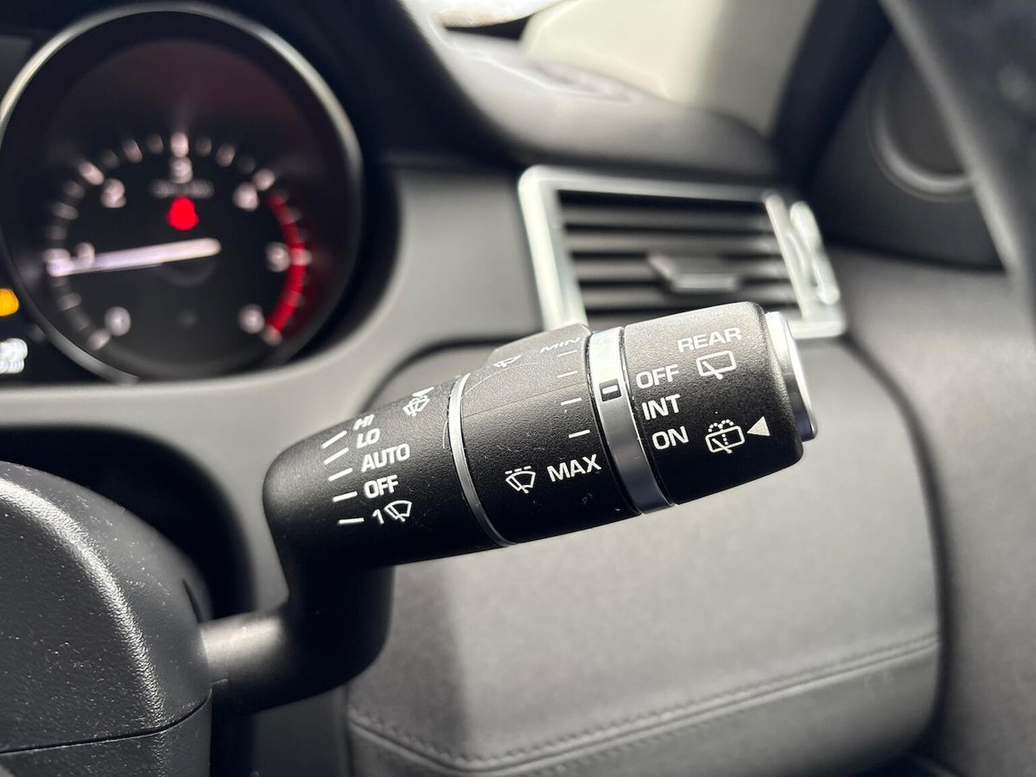 Used Land Rover Discovery Sport 2019 for sale - 76897124: Photo 27