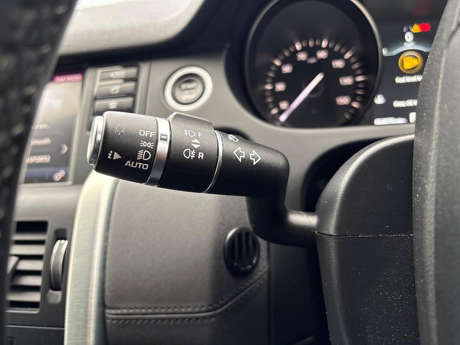 Used Land Rover Discovery Sport 2019 for sale - 76897124: Photo 28