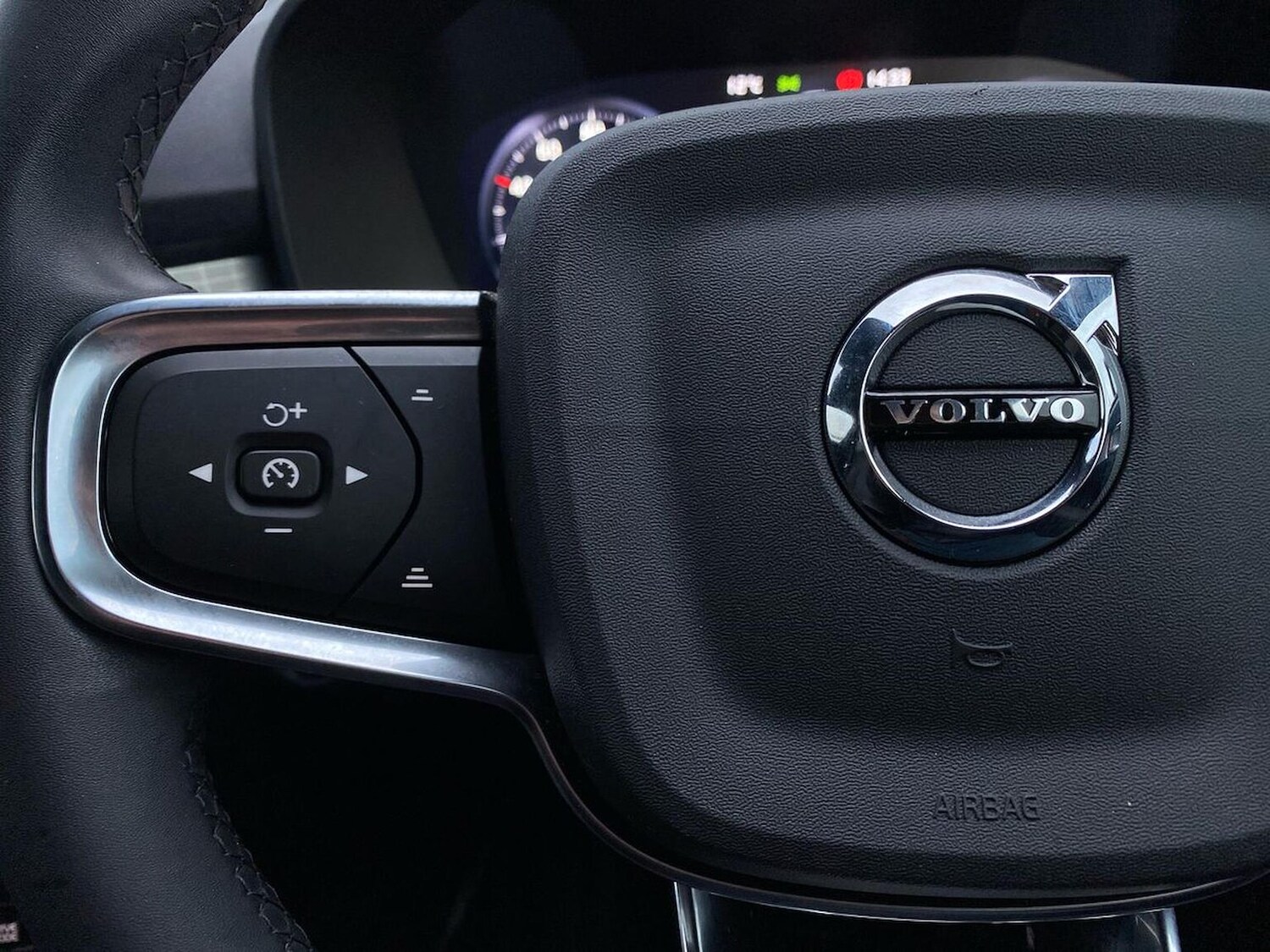 Used Volvo XC40 2022 for sale - 76821678: Photo 26