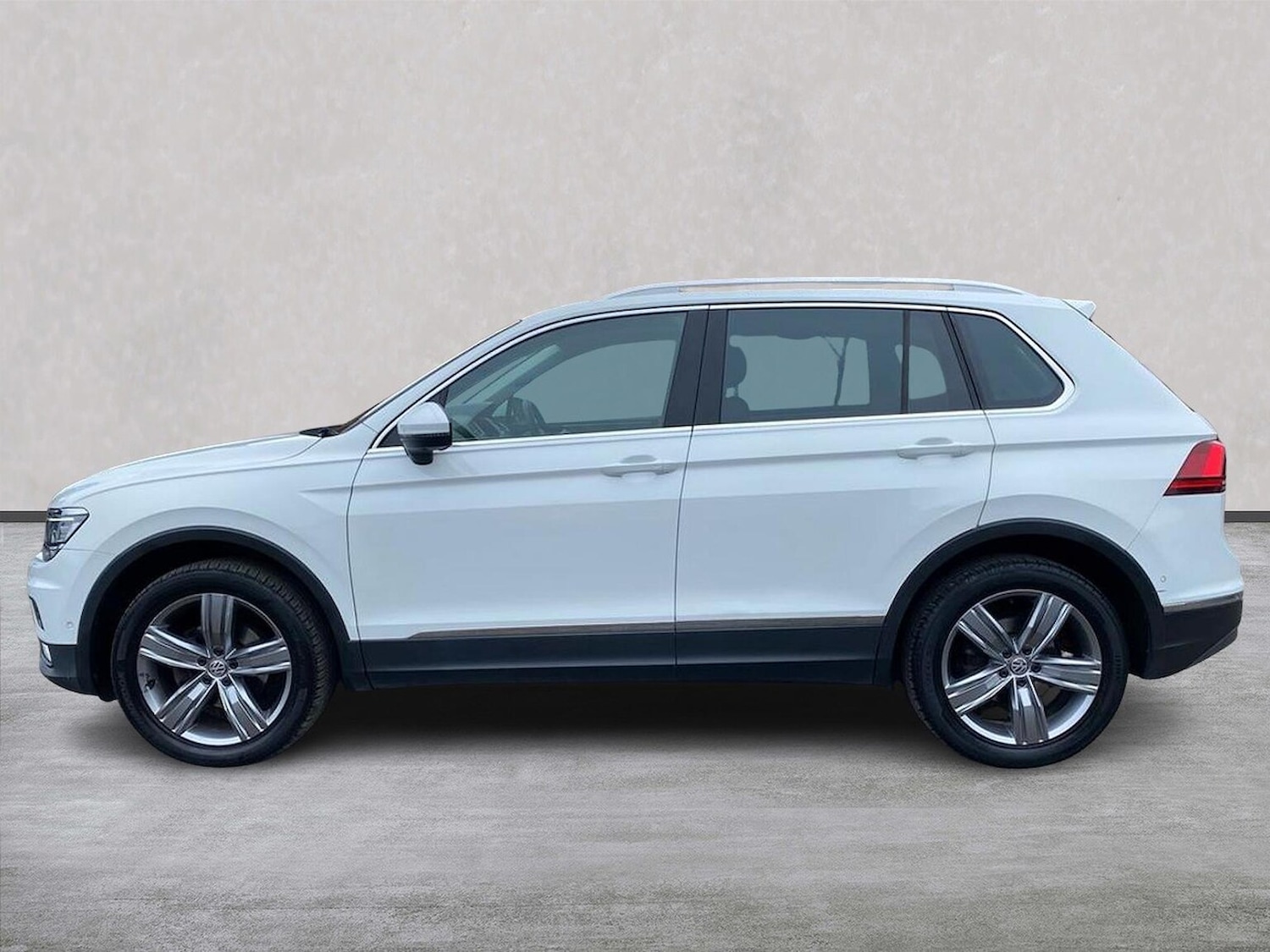 Used Volkswagen Tiguan 2016 for sale - 76860065: Photo 19