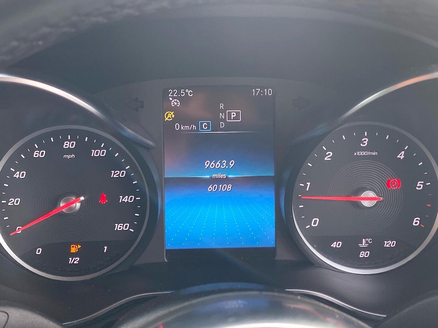 Used Mercedes-Benz GLC 2019 for sale - 76102468: Photo 10